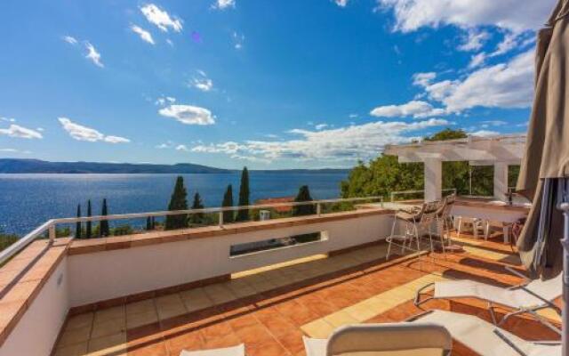 Vaho Holiday Home