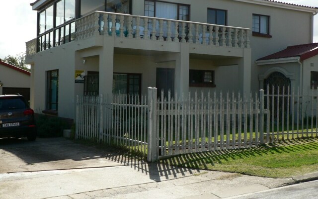 Heroldsbaai Holiday Home