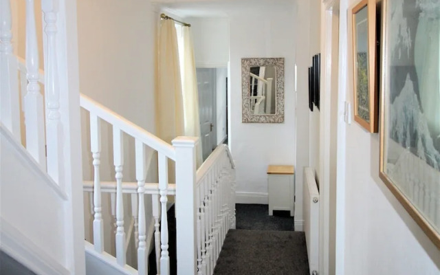 Sleeps 9 - Large Period Property -beautiful Refurb