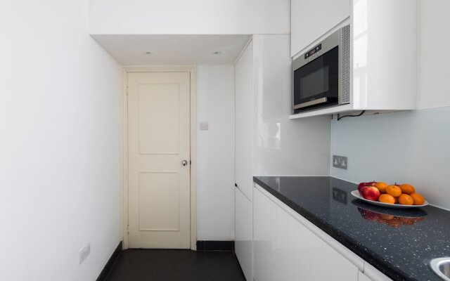 4 BDR Wilton Mews House By The Residences
