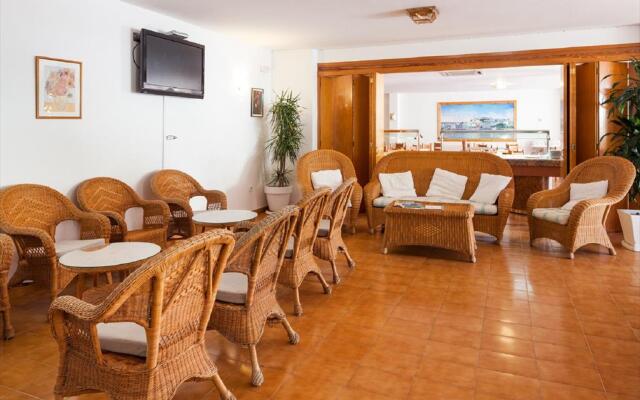 Aparthotel Puerto Cala Vadella