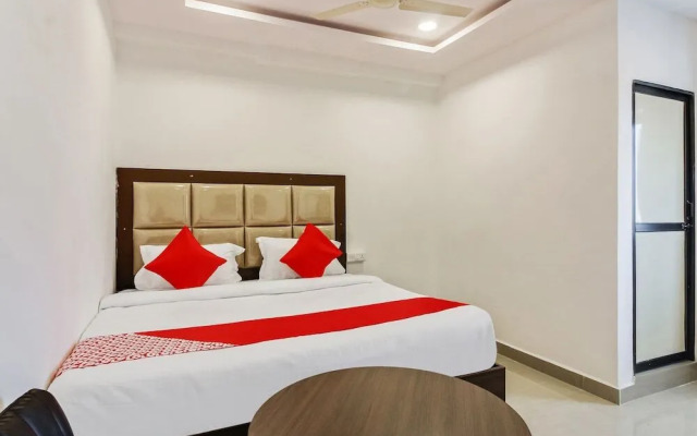 Hotel Meena International by OYO Rooms