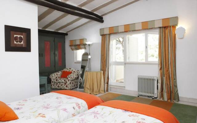 Cozy Golf Villa in Cascais