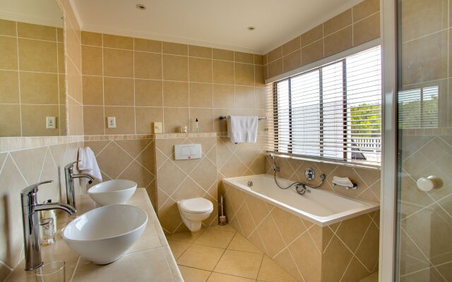 Limoni Luxury Suites