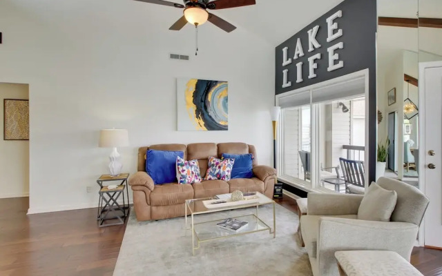 Million-dollar Views: Condo on Lake Hamilton!