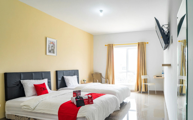 Formerly Reddoorz Plus Near Teras Kota 3 – Guest Rooms – South Tangerang