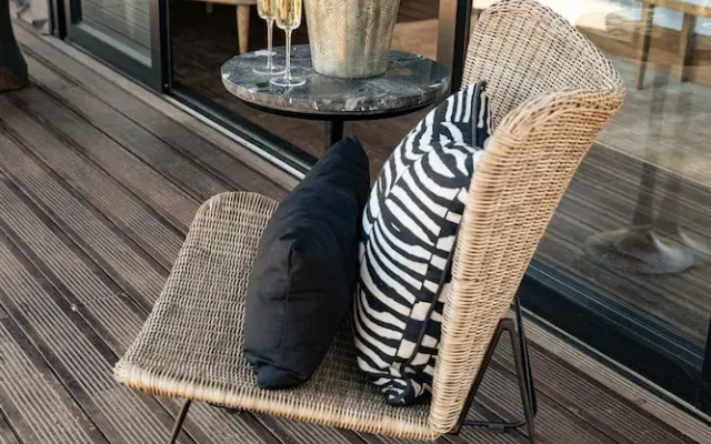 Nzovu Rundu Luxury Camp