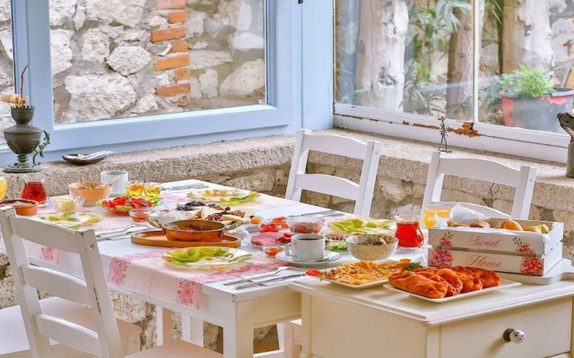 Alasonya Otel Alacati by Lamira