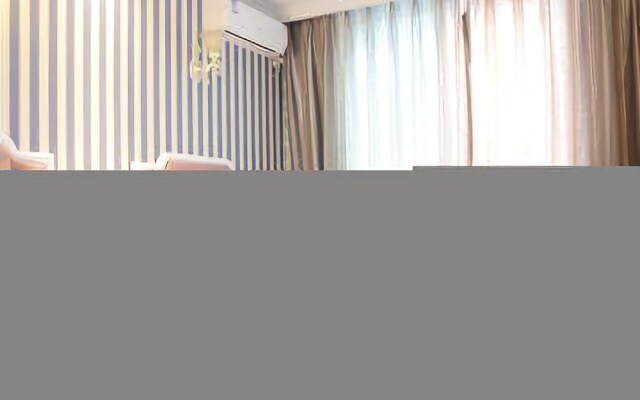 F1 Hotel