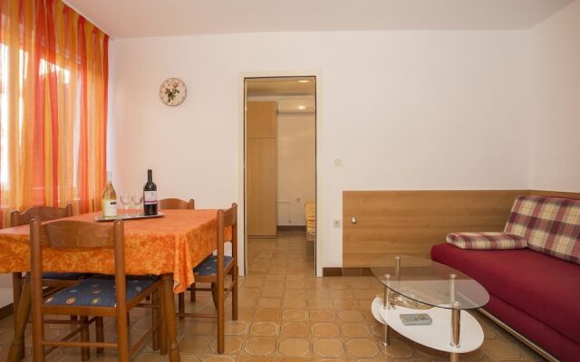 Apartments Kamelia 2110
