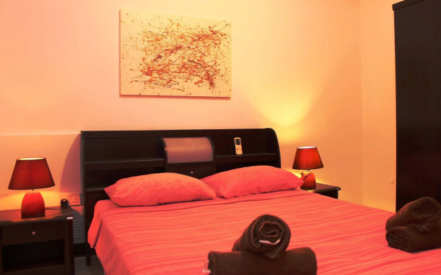 Spinola Bay Apartment by Getaways Malta