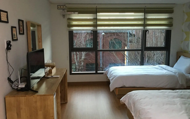 Hongdae Hostel 88 Seoul Crown