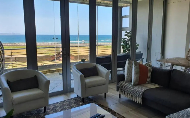 Accommodation Front - Gorgeous 4 Sleeper Beachfront Apartment