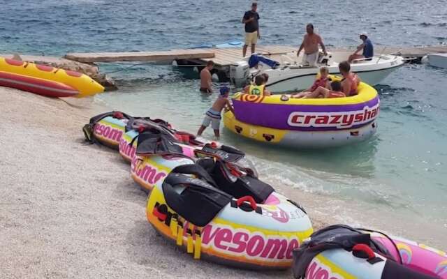 A2-apt w. Shared Pool & Balcony,next to the Beach