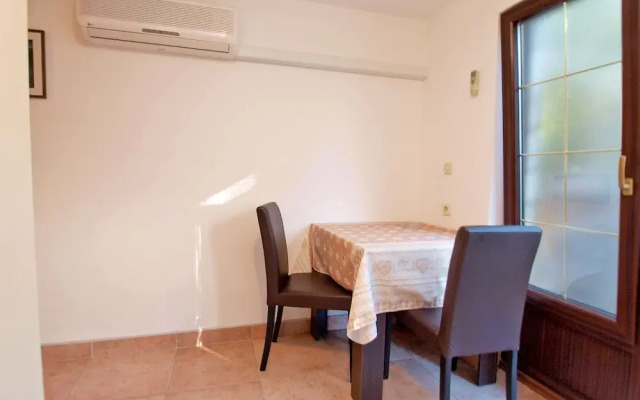 Apartment 845