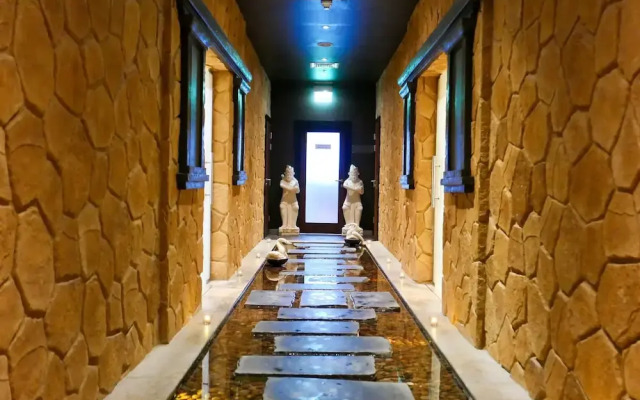 Oceanfront 2BR Apartment With Sea Views