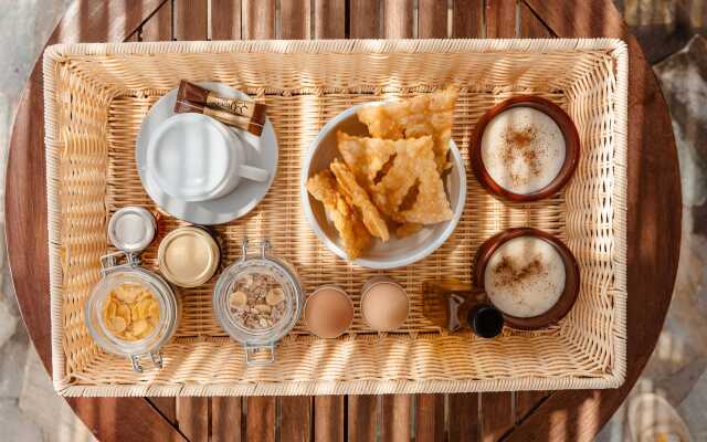 Diamantis studios apartments