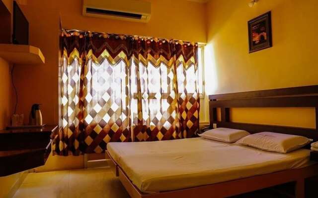 Hotel Maadhini
