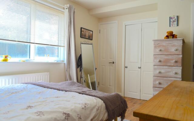 Amazing Quiet 1 Bedroom Flat with Charming Garden