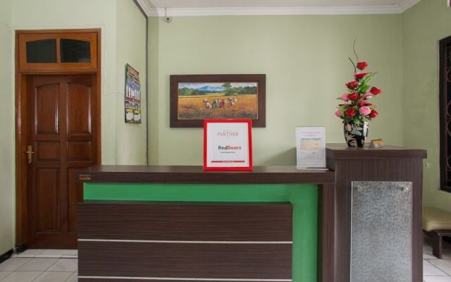 RedDoorz Syariah @ Janti Malang