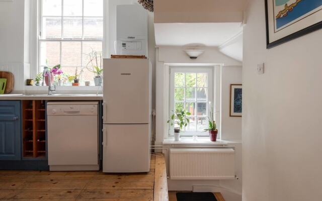 Fantastic 2 Bedroom Flat In The Heart Of London