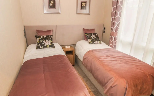Avonal Lodge