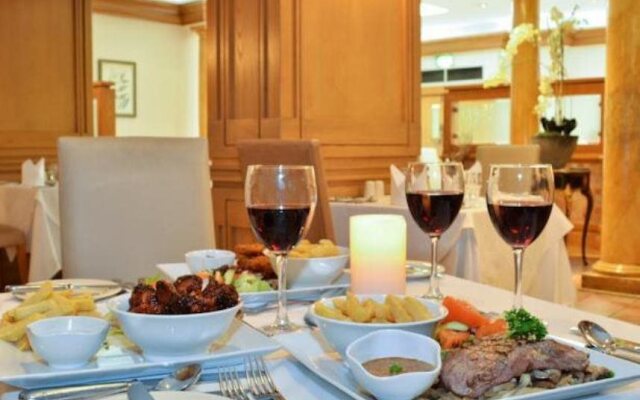 Longford Arms Hotel