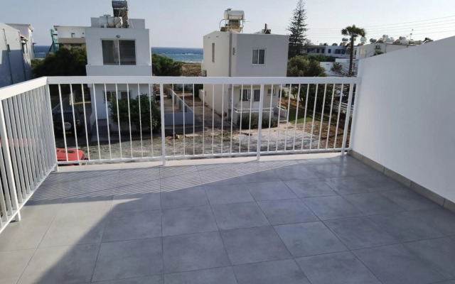 Sandy Beach Complex