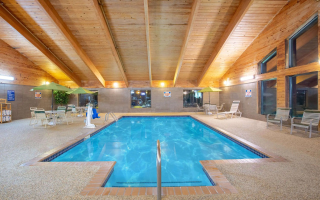 AmericInn by Wyndham Clear Lake