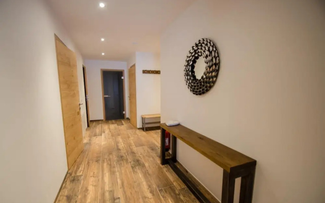 Superb Alpine Lodges Zell am See 6-8pax