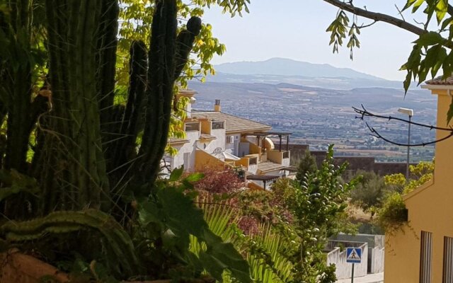 Piso en el Albaicín alto, junto al Mirador de San Miguel Alto. Granada.