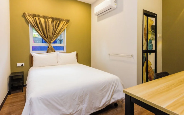 Great 5BR Garden Inn by uBook