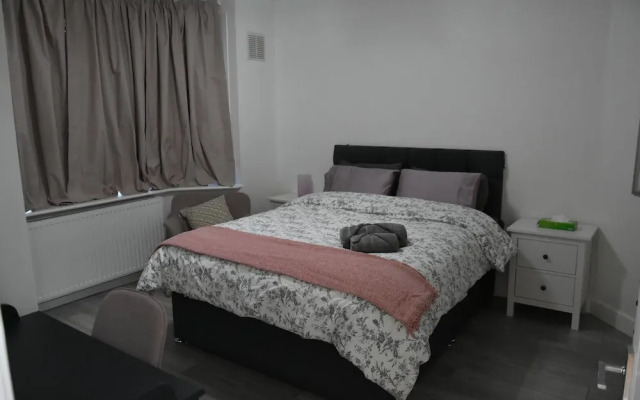 Charming Wembley Home Near Wembley Stadium