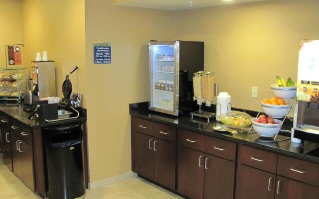 Cobblestone Inn & Suites - Ambridge