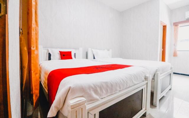 RedDoorz near Taman Rekreasi Selecta