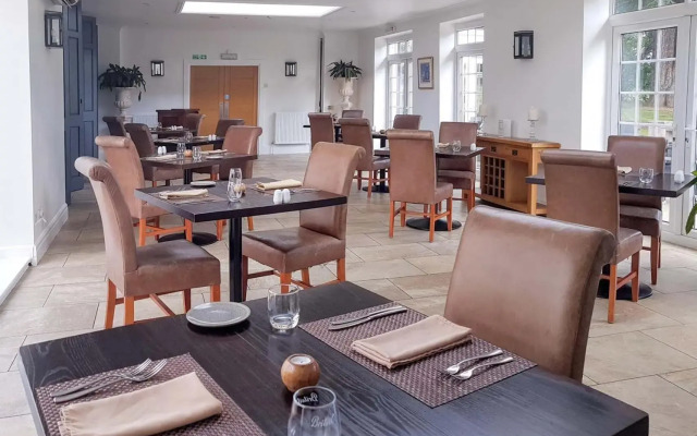 Oriel Hotel