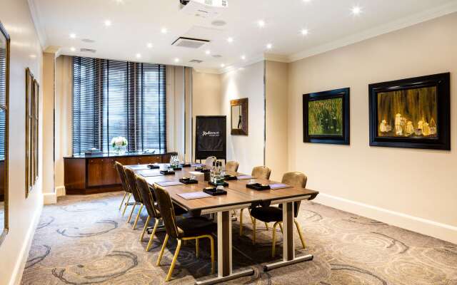 Radisson Blu Hotel, London Tottenham Court Road (formely Kenilworth)
