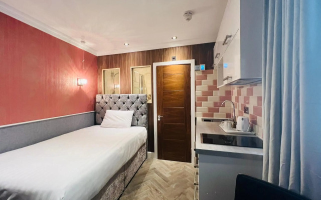 Ascot Hotel