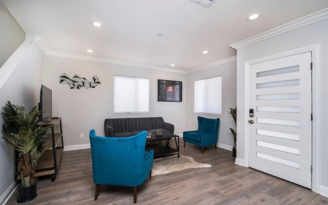 Brand NEW Luxury 3bdr Townhome In Silver Lake