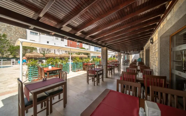 Tiana Beach Resort - All Inclusive
