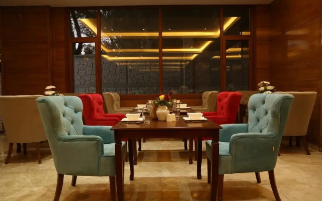 Sea Golden Hotel & Restaurant