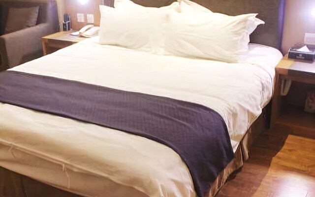 V Yeginn Hotel