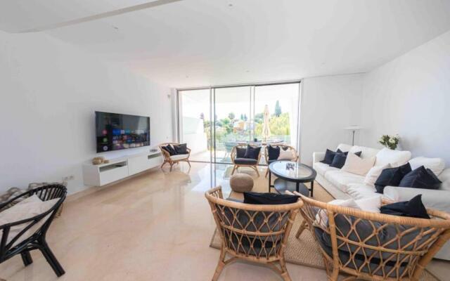 New Top Townhouse With Private Pool/4Bdr/3.5Bath