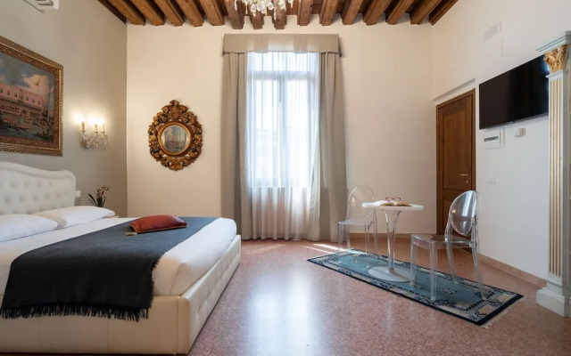Grand Palace Apartments