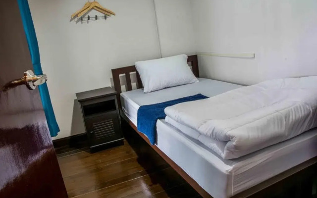 The Traveller Hostel - Adults Only