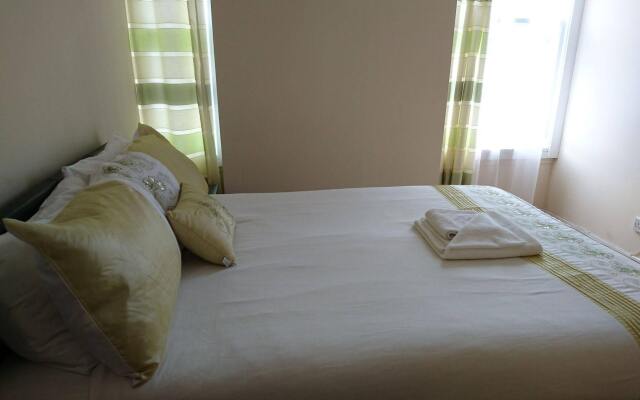 Dee Hotel