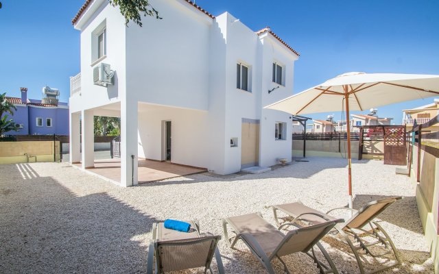 Ayia Thekla 3 Bedroom Villa 33