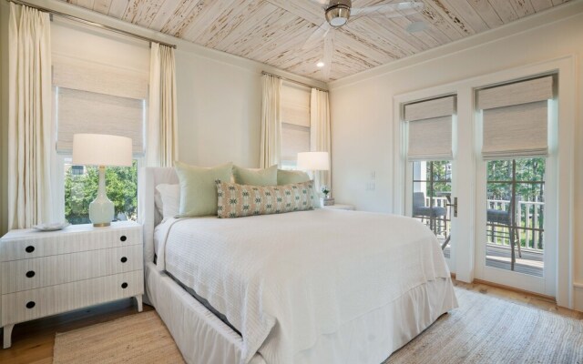 'rees On Wiregrass' Private Pool, Golf Cart, Carriage House Lake District, Watercolor, Fl 5 Bedroom Home by RedAwning