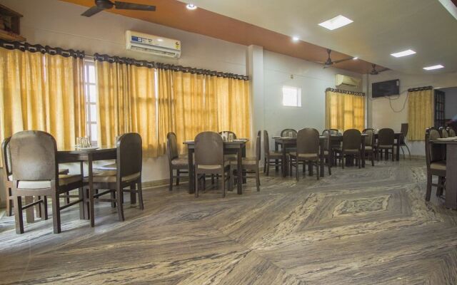OYO 13521 Sudhriti Hotel