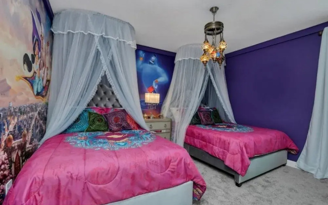 2818storey 9 Bedroom Home